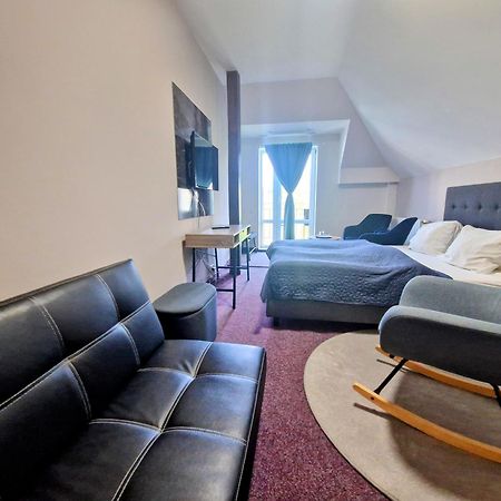Family Hotel Maxim Beroun  Buitenkant foto