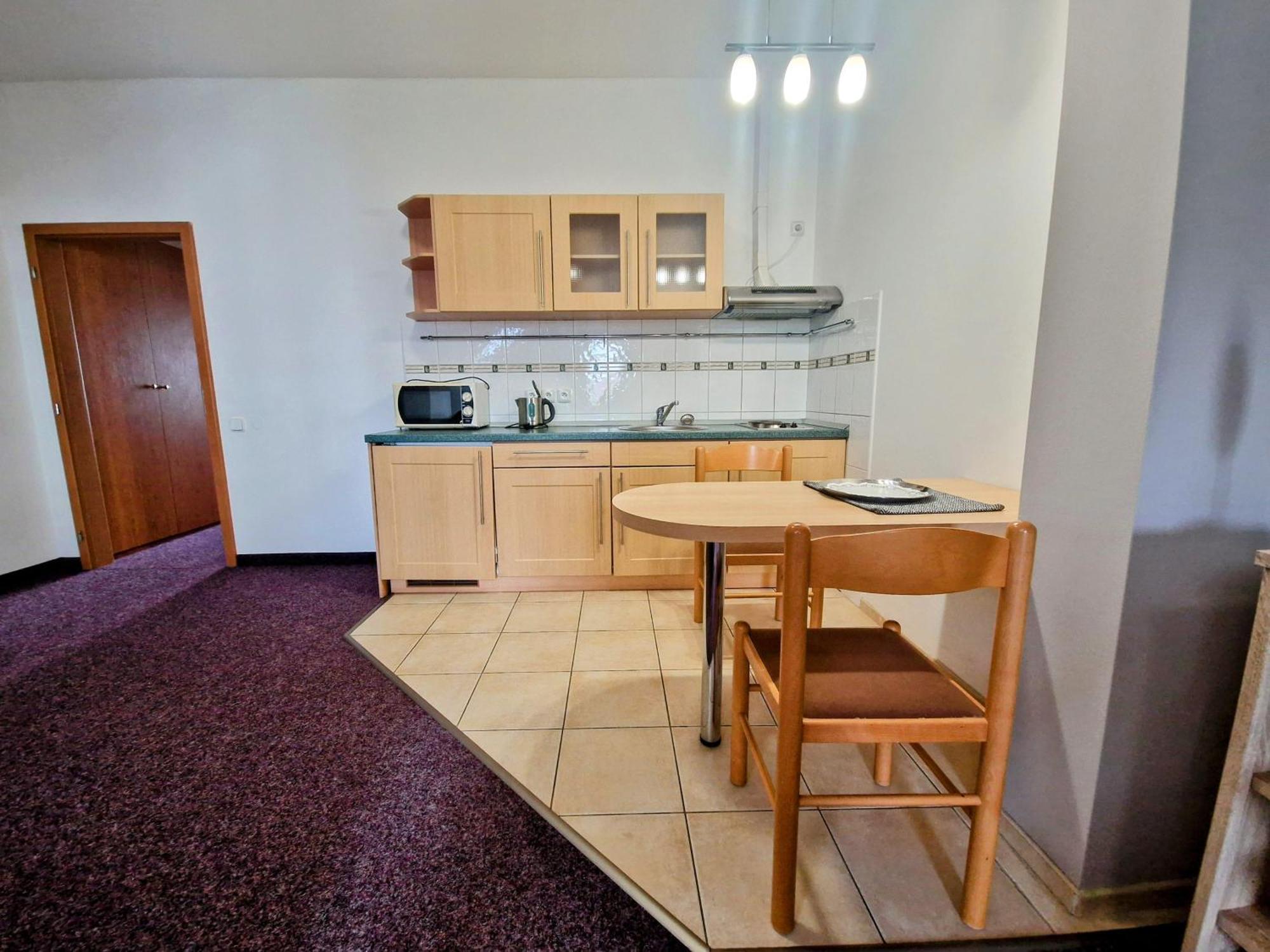 Family Hotel Maxim Beroun  Buitenkant foto