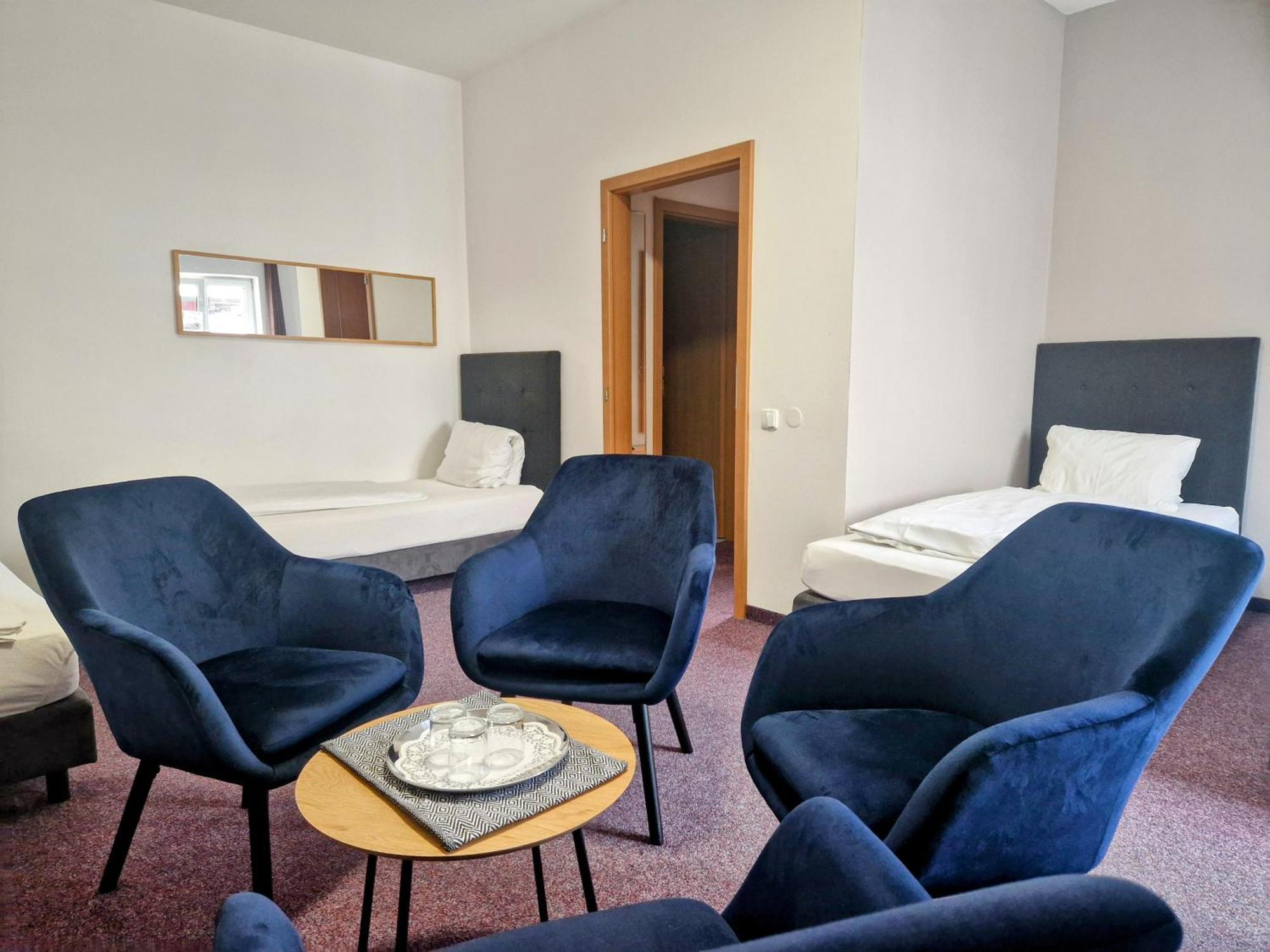 Family Hotel Maxim Beroun  Buitenkant foto
