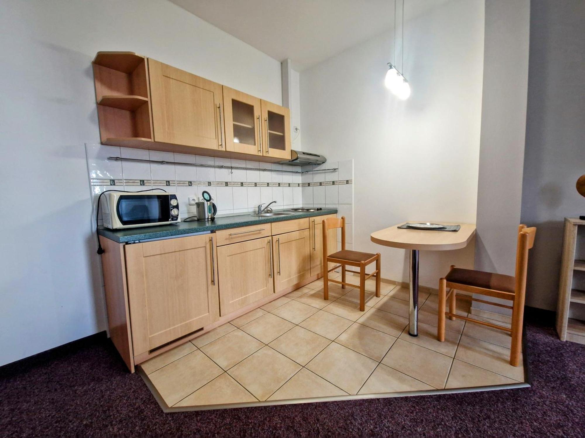 Family Hotel Maxim Beroun  Buitenkant foto
