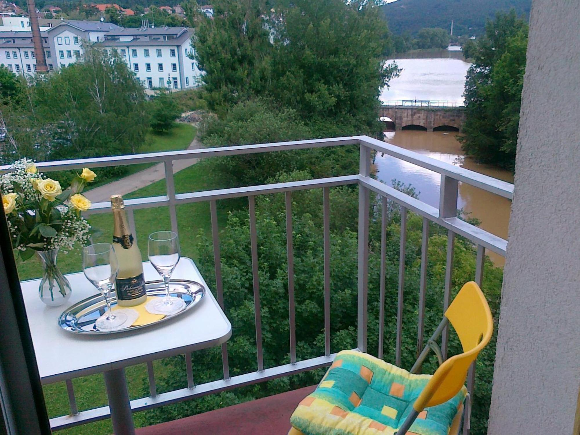 Family Hotel Maxim Beroun  Buitenkant foto