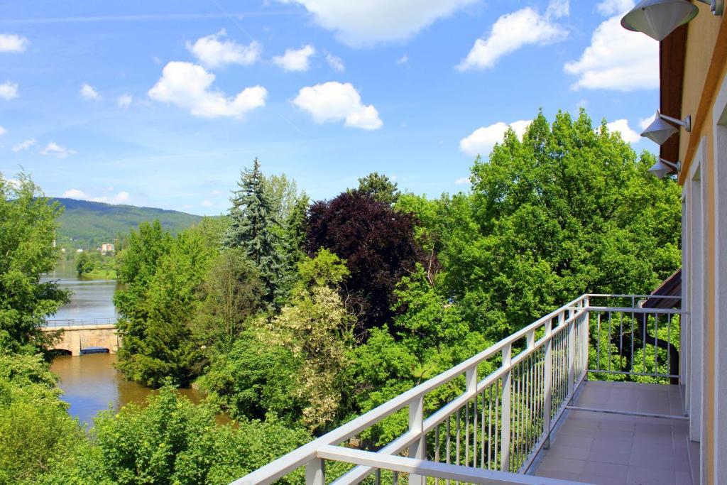Family Hotel Maxim Beroun  Buitenkant foto